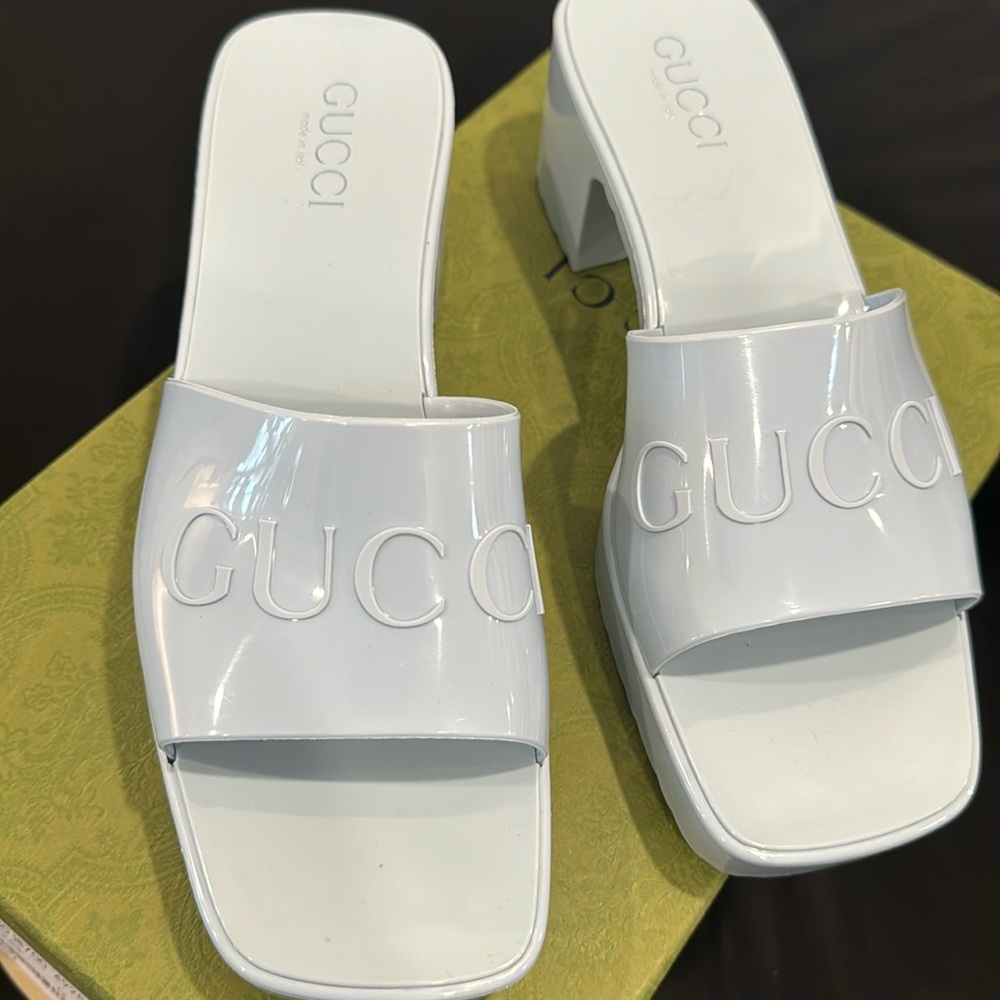 Gucci Porcelain LT Blue slides. Brand New